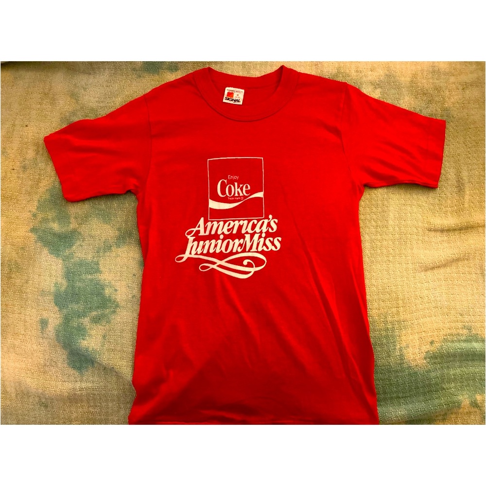 82’ enjoy Coke Americas junior miss tee
